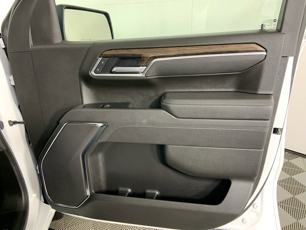 Used 2025 GMC Sierra 1500 Elevation image 14