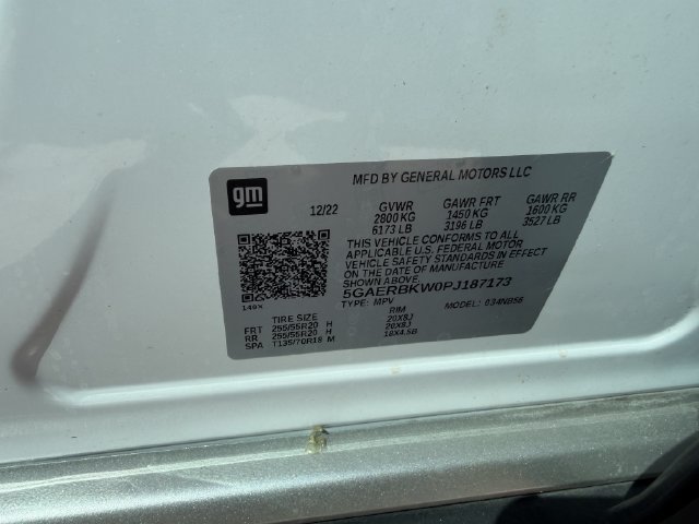 Used 2023 Buick Enclave Essence w/ Experience Buick Package FWD image 29