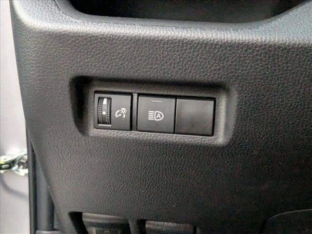 Used 2022 Toyota RAV4 LE image 11