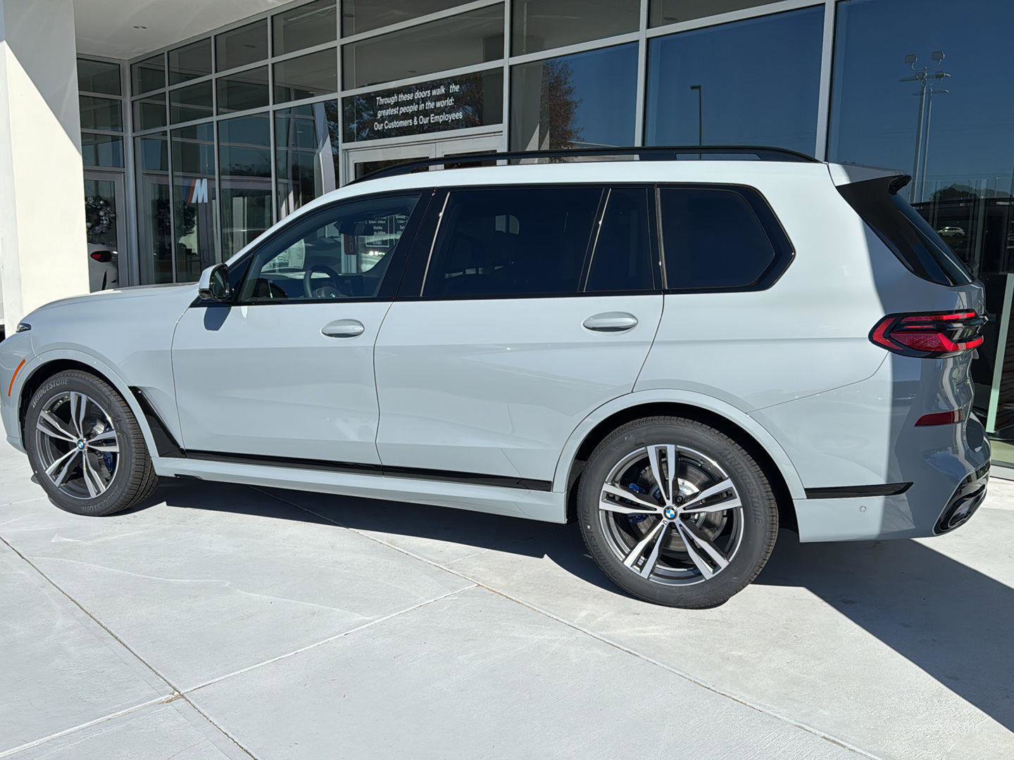 New 2026 BMW X7 xDrive40i w/ Executive Package image 3
