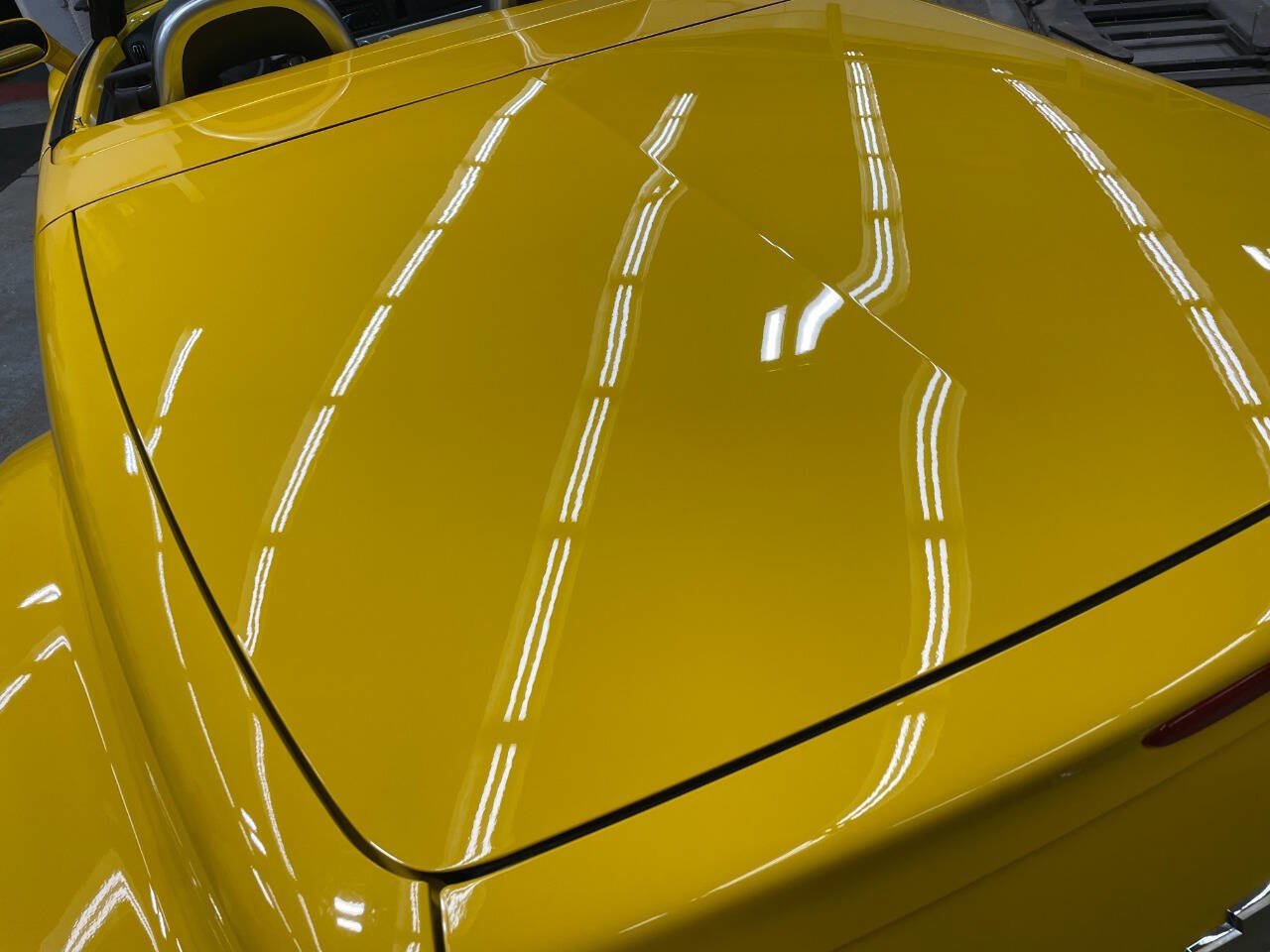 Used 2004 Chevrolet SSR w/ Preferred Equipment Group image 40