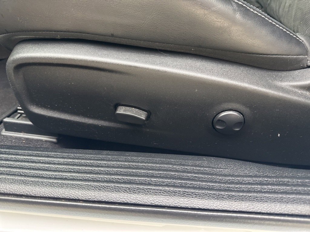 Used 2022 Dodge Challenger GT w/ Plus Package image 12