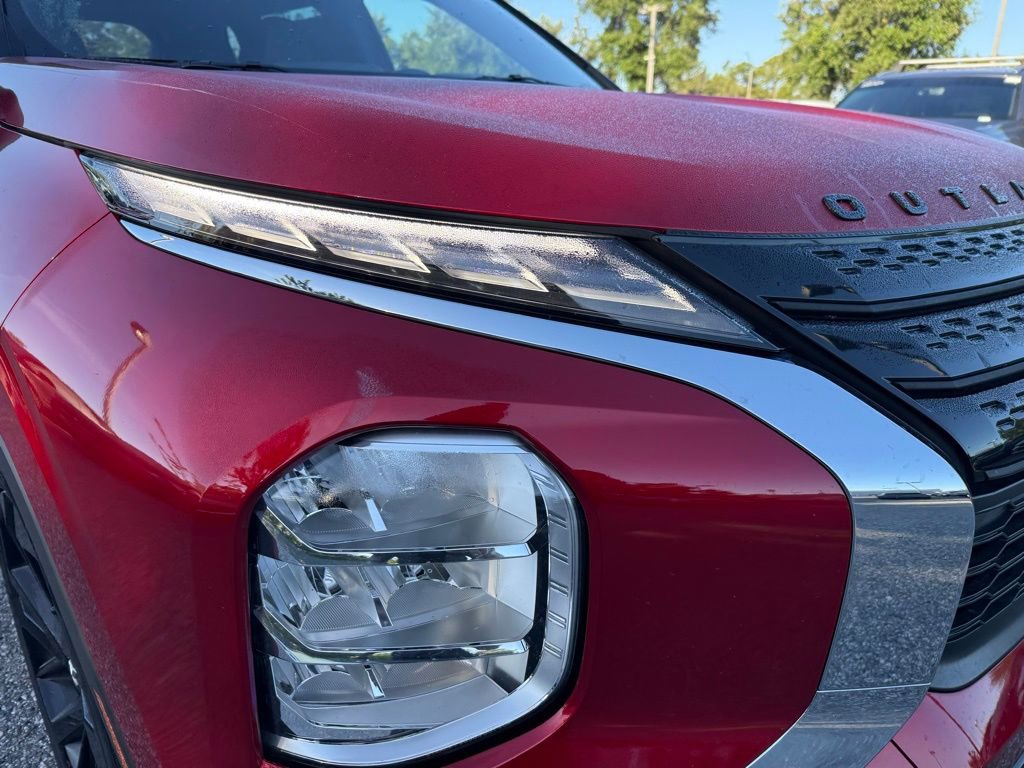 Used 2023 Mitsubishi Outlander SE image 4