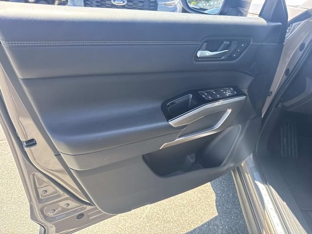 Used 2023 Nissan Pathfinder Platinum AWD/4WD image 18