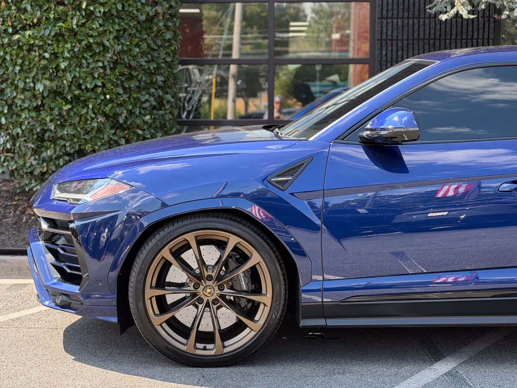 Used 2021 Lamborghini Urus AWD/4WD image 10