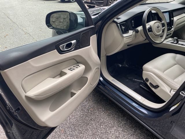 Certified 2024 Volvo XC60 B5 Plus w/ Climate Package AWD/4WD image 11