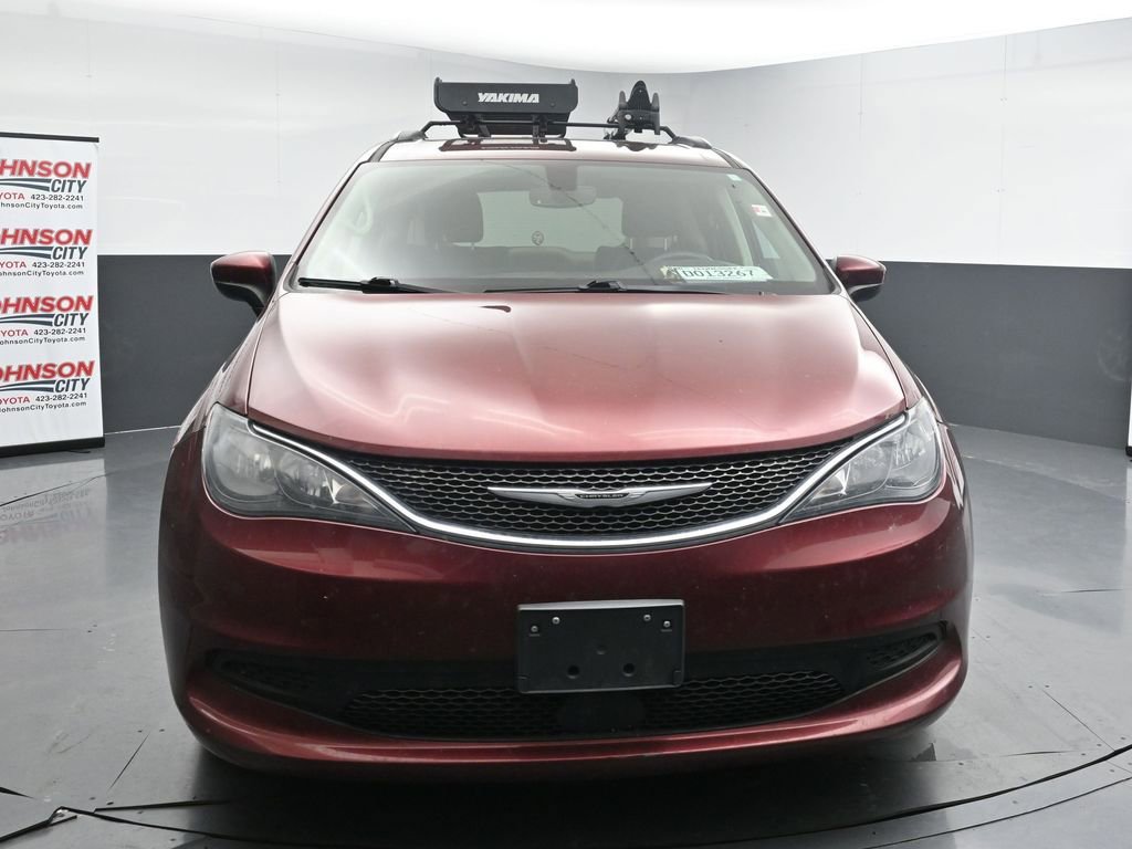 Used 2021 Chrysler Voyager Lxi image 3