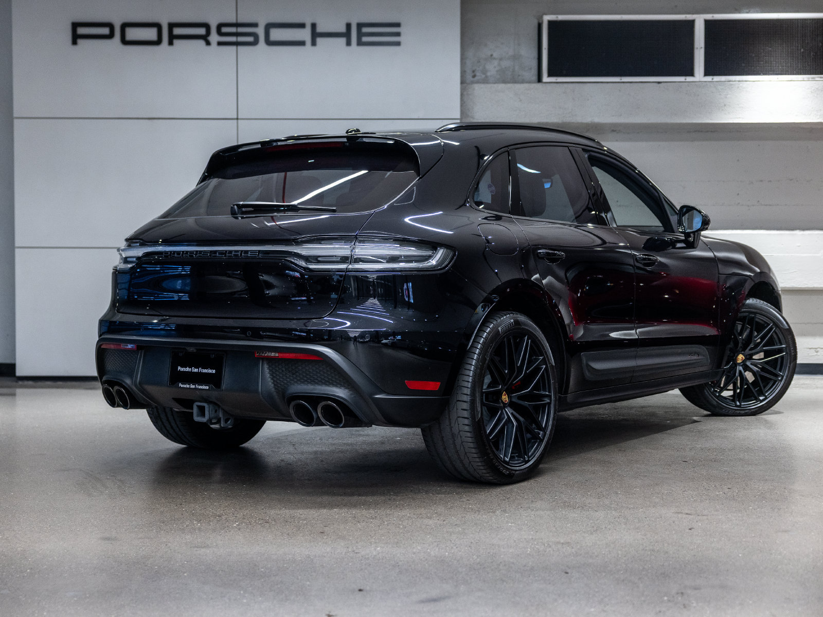 Certified 2024 Porsche Macan GTS AWD/4WD image 8