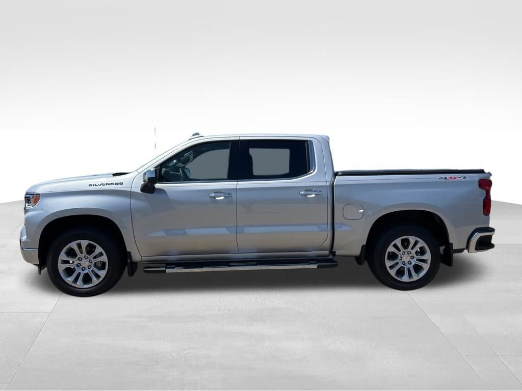 Used 2022 Chevrolet Silverado 1500 LTZ w/ LTZ Premium Package AWD/4WD image 10