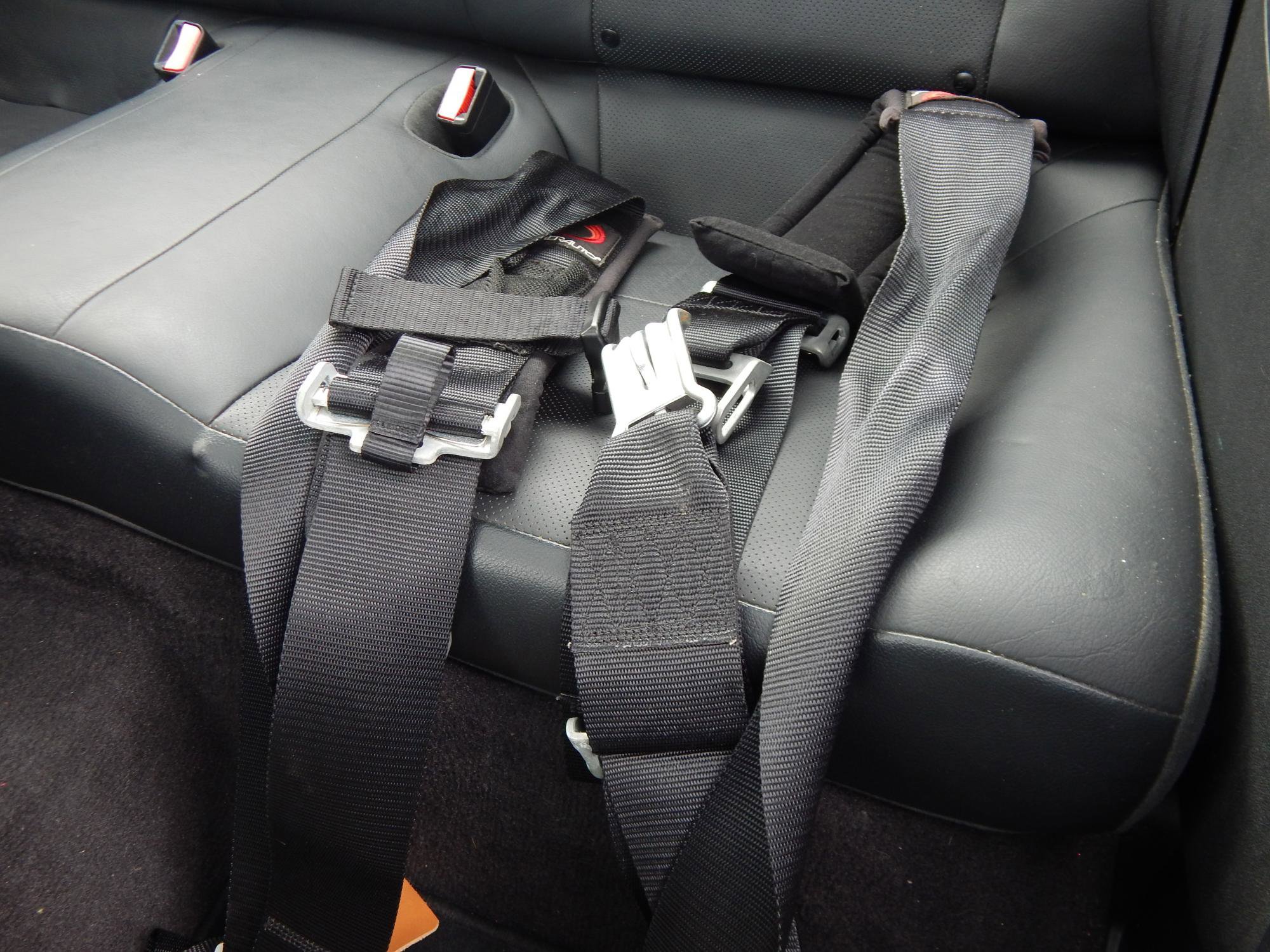 Used 2010 Hyundai Genesis 3.8 image 11