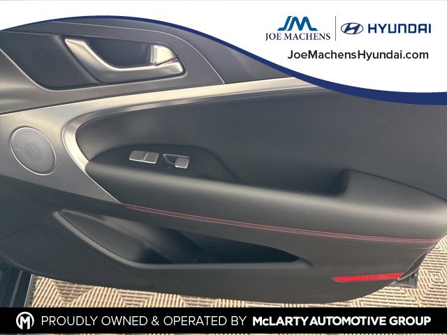 Used 2025 Genesis G70 3.3T Advanced image 28