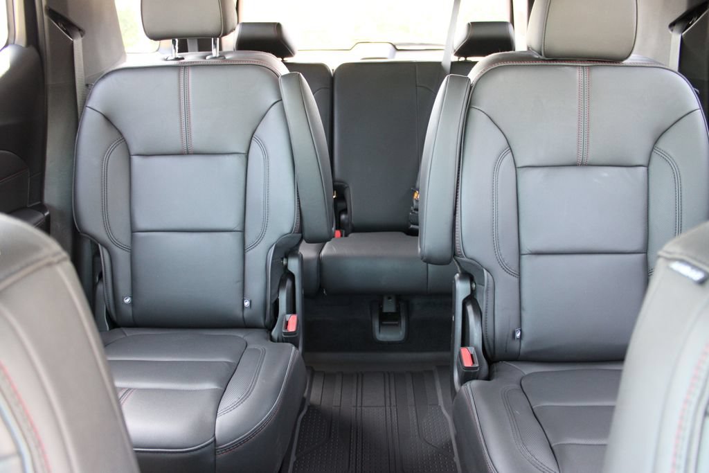 Certified 2023 Chevrolet Traverse RS w/ LPO, Floor Liner Package AWD/4WD image 44