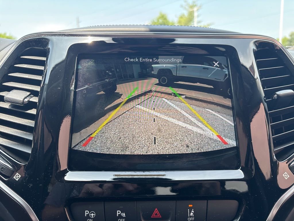Used 2019 Jeep Cherokee Overland AWD/4WD image 64