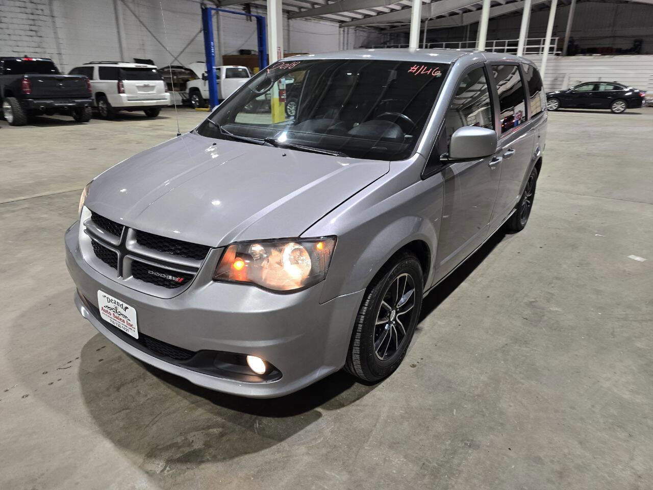 Used 2018 Dodge Grand Caravan GT FWD image 3