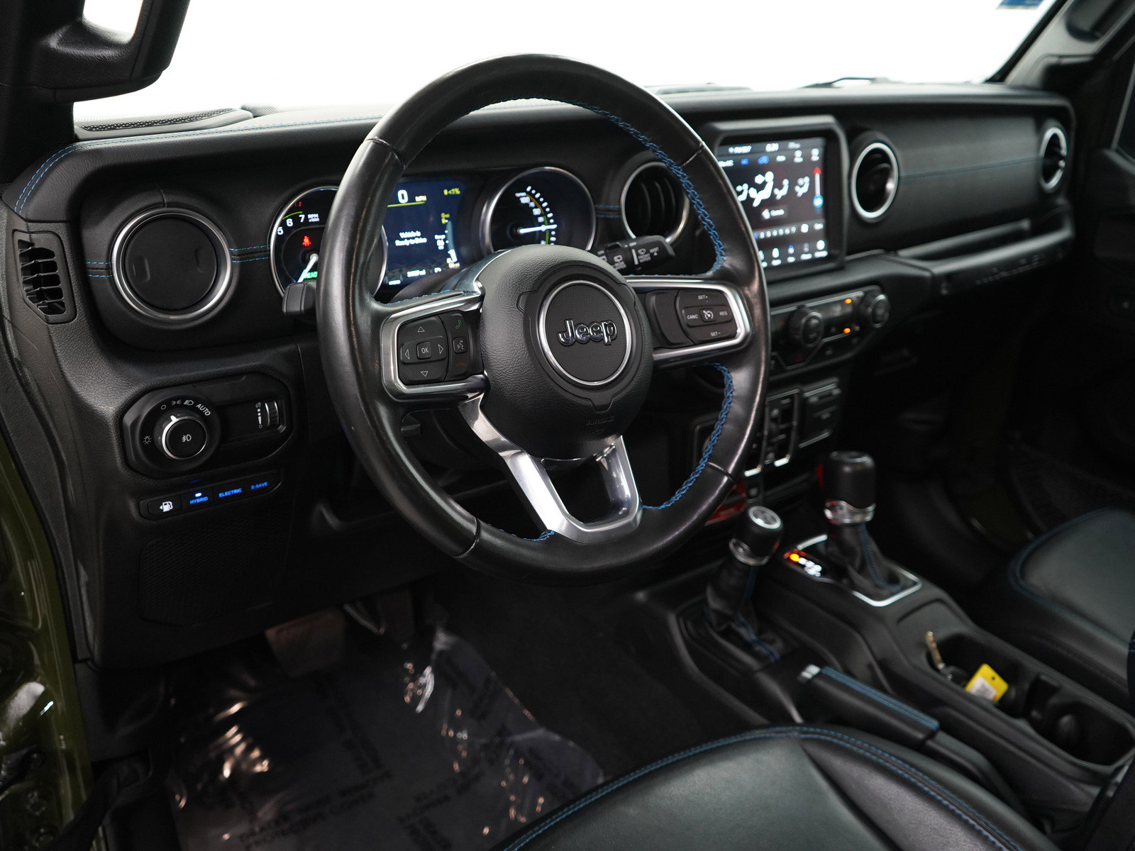 Used 2023 Jeep Wrangler Unlimited Rubicon 4xe w/ Steel Bumper Group image 19