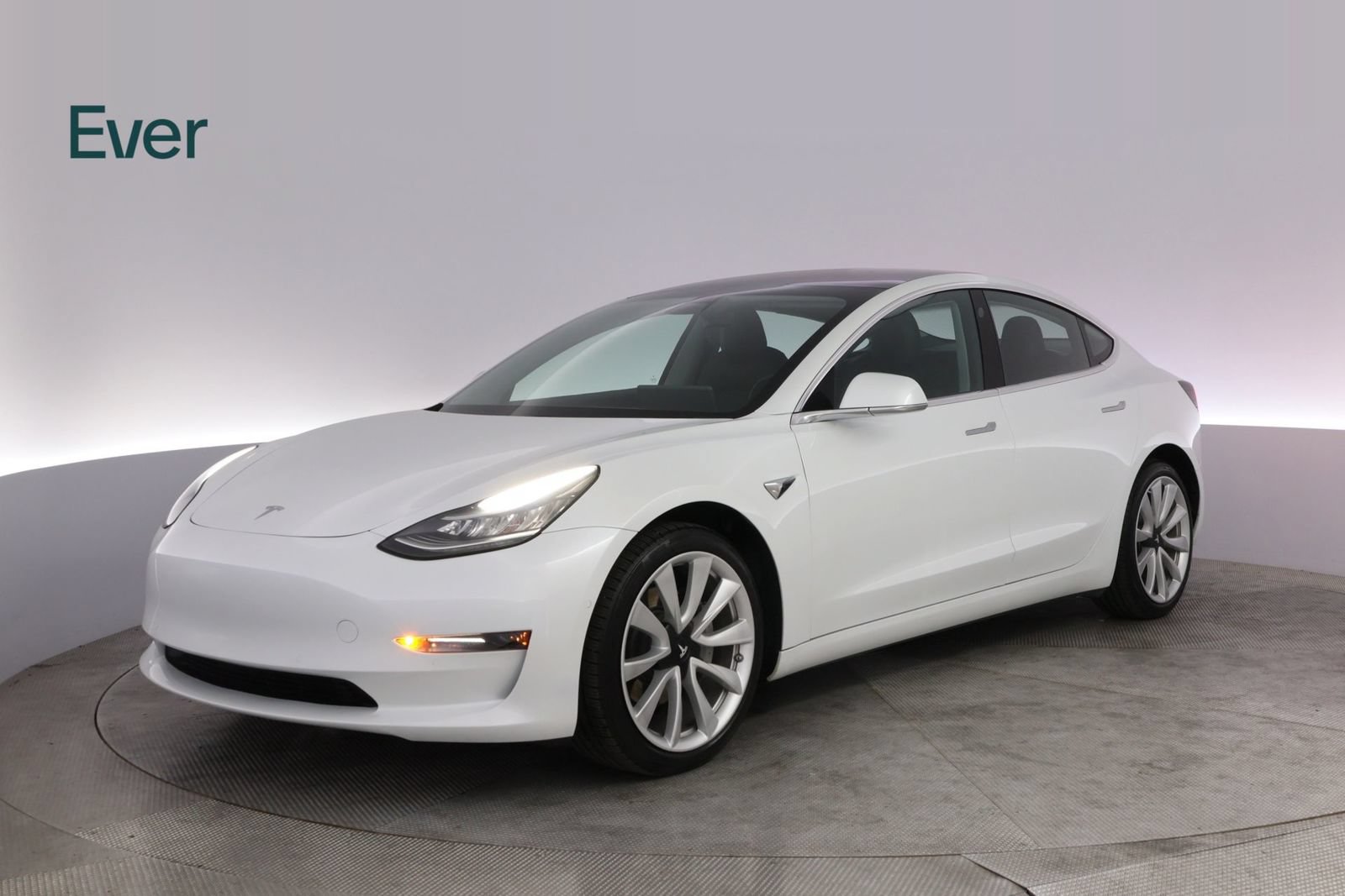 Used 2018 Tesla Model 3 Long Range RWD image 2