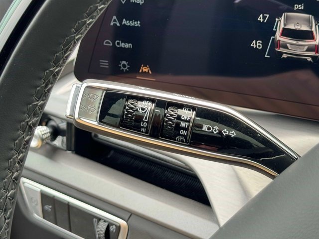 Certified 2026 Cadillac Vistiq Luxury AWD/4WD image 11