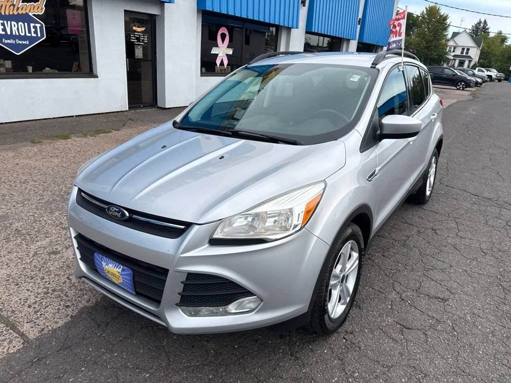 Used 2015 Ford Escape SE w/ Equipment Group 201A AWD/4WD image 3