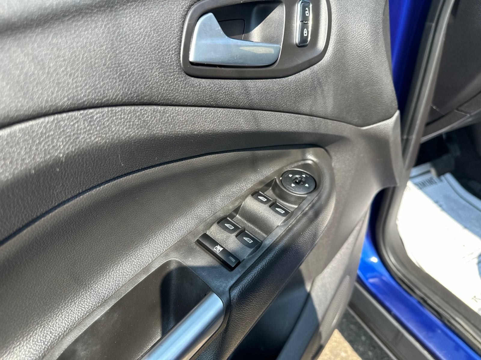 Used 2015 Ford Escape SE FWD image 19