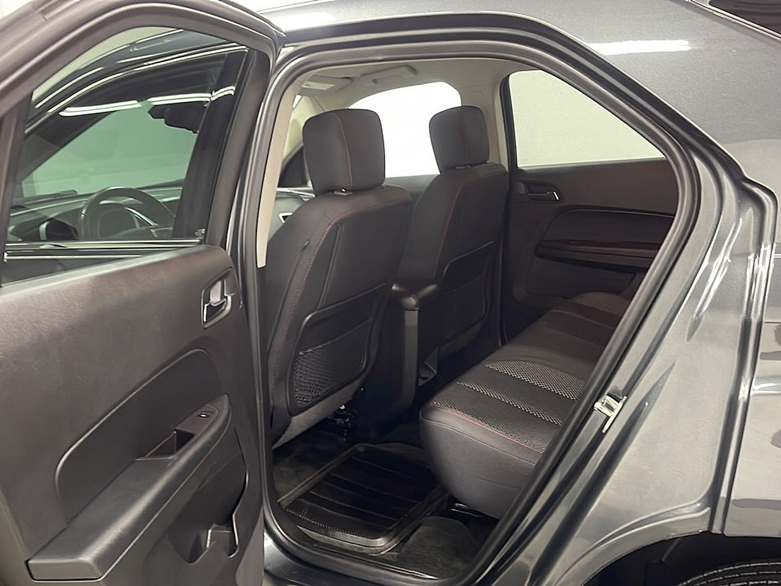 Used 2017 Chevrolet Equinox LT w/ Convenience Package FWD image 14
