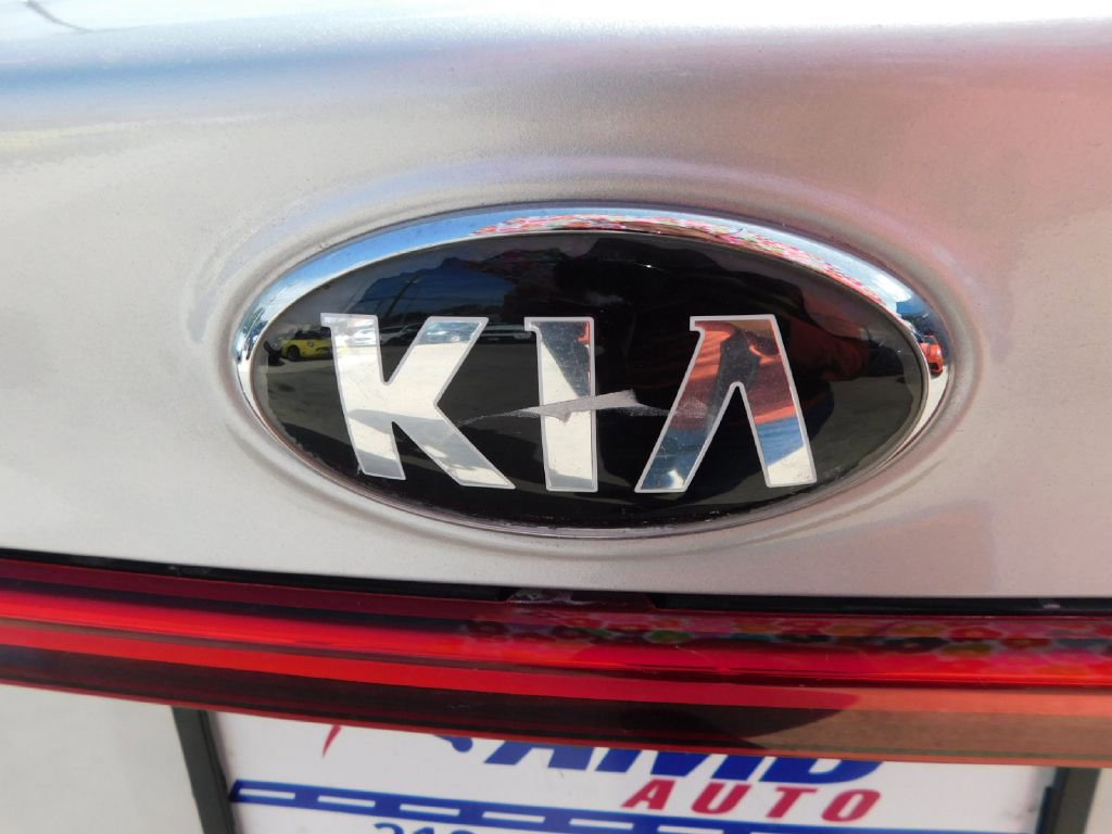 Used 2019 Kia Forte LXS image 11