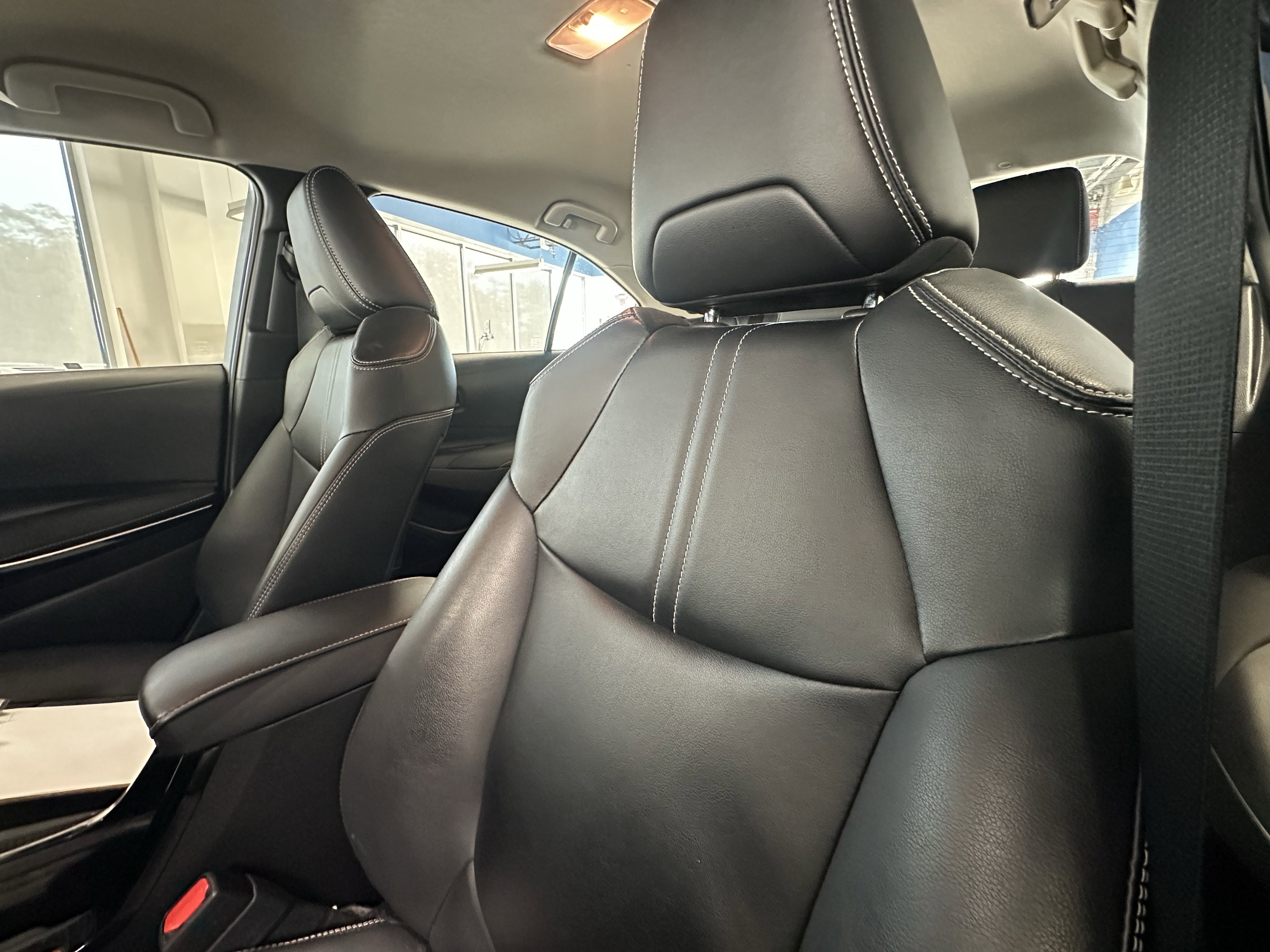 Used 2022 Toyota Corolla LE w/ Premium Interior Package FWD image 10