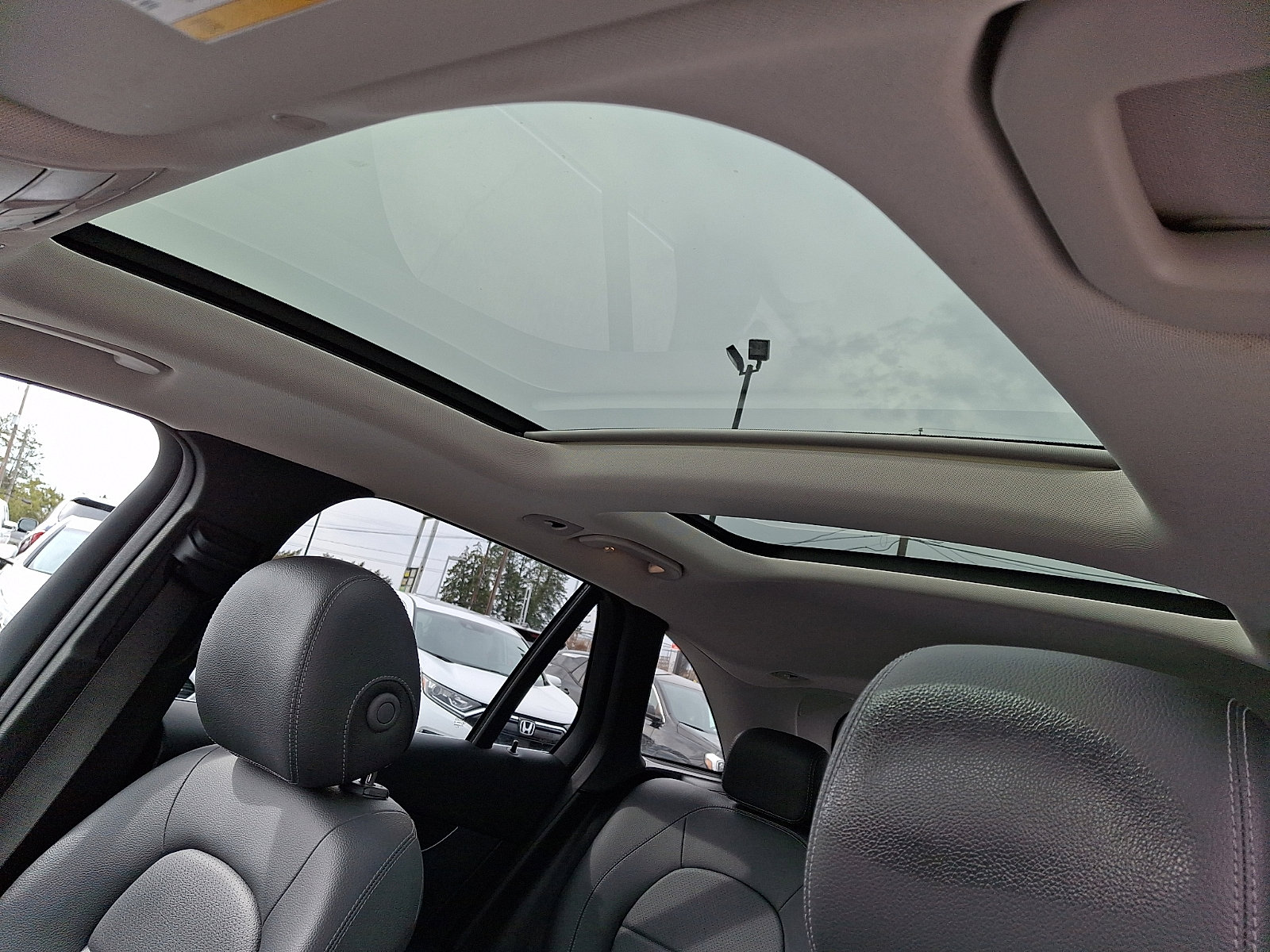 Used 2021 Mercedes-Benz GLC 300 4MATIC image 14