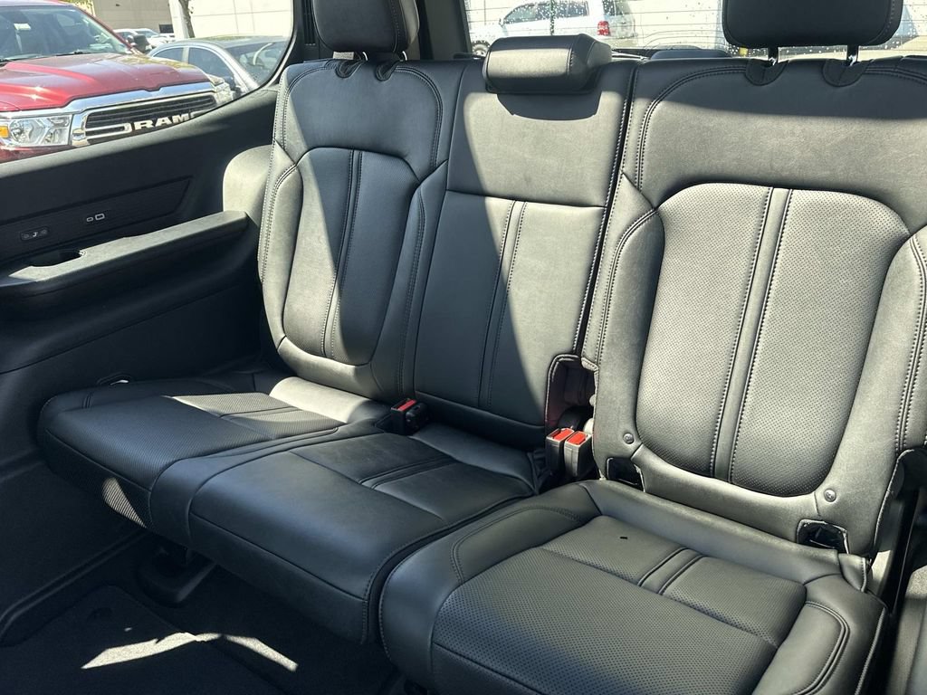 New 2026 Jeep Grand Wagoneer Limited AWD/4WD image 16