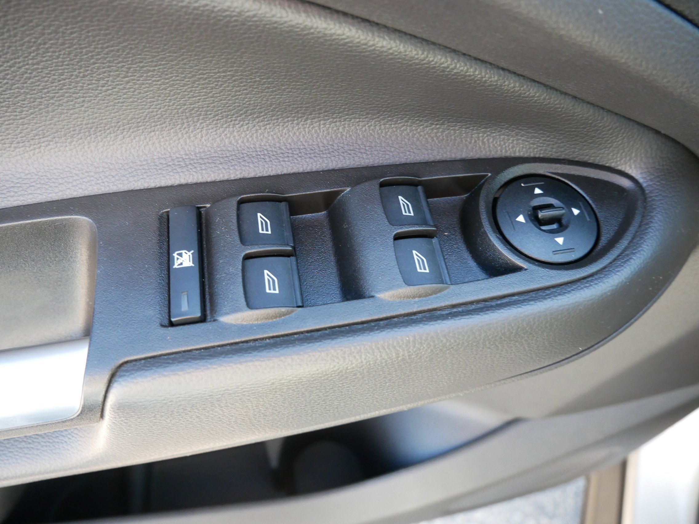 Used 2017 Ford Escape SE w/ SE Cold Weather Package image 20