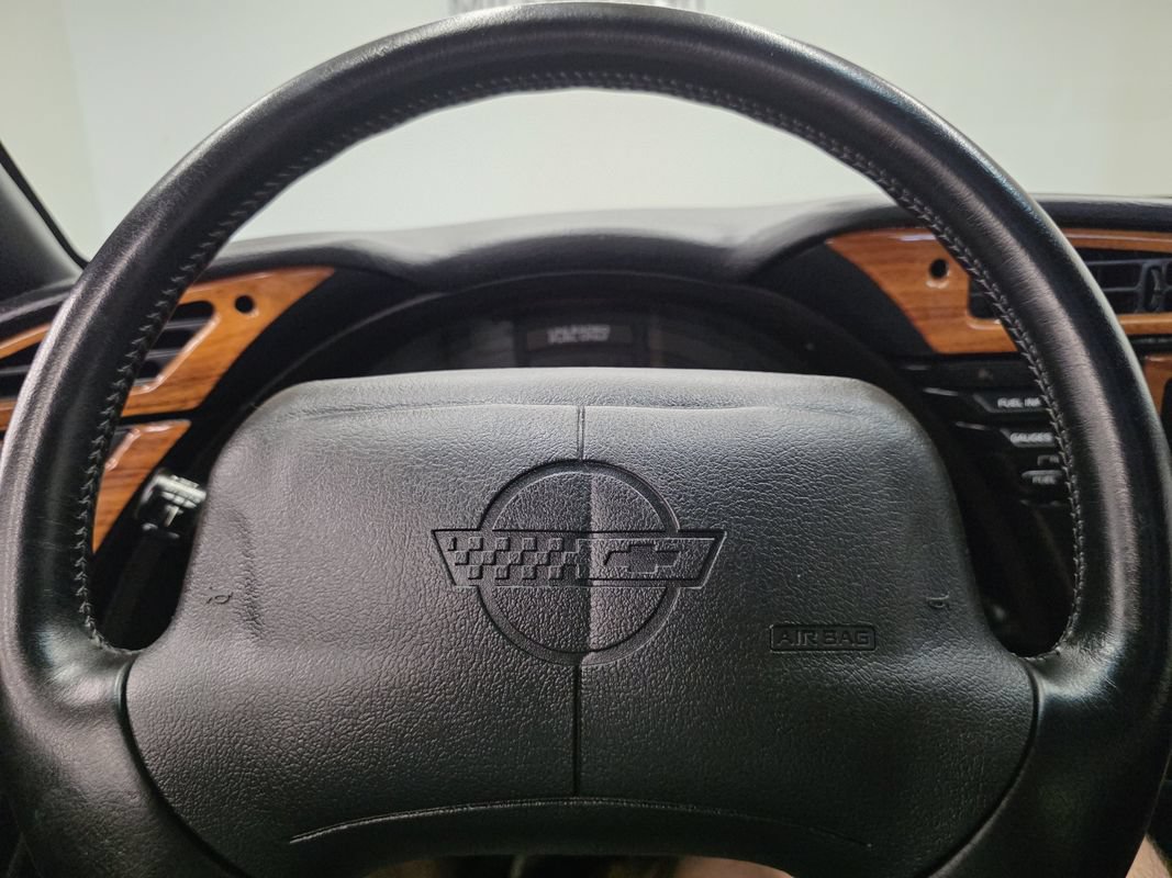 Used 1994 Chevrolet Corvette Coupe RWD image 31