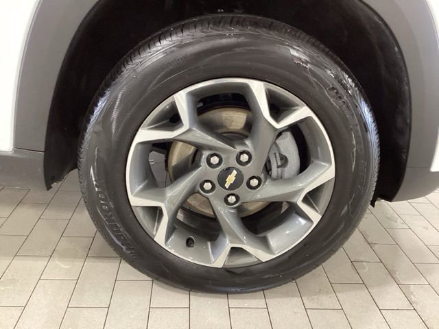 Used 2025 Chevrolet Trax LT FWD image 21