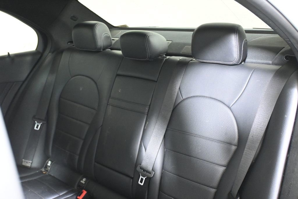 Used 2019 Mercedes-Benz C 300 4MATIC Sedan image 4