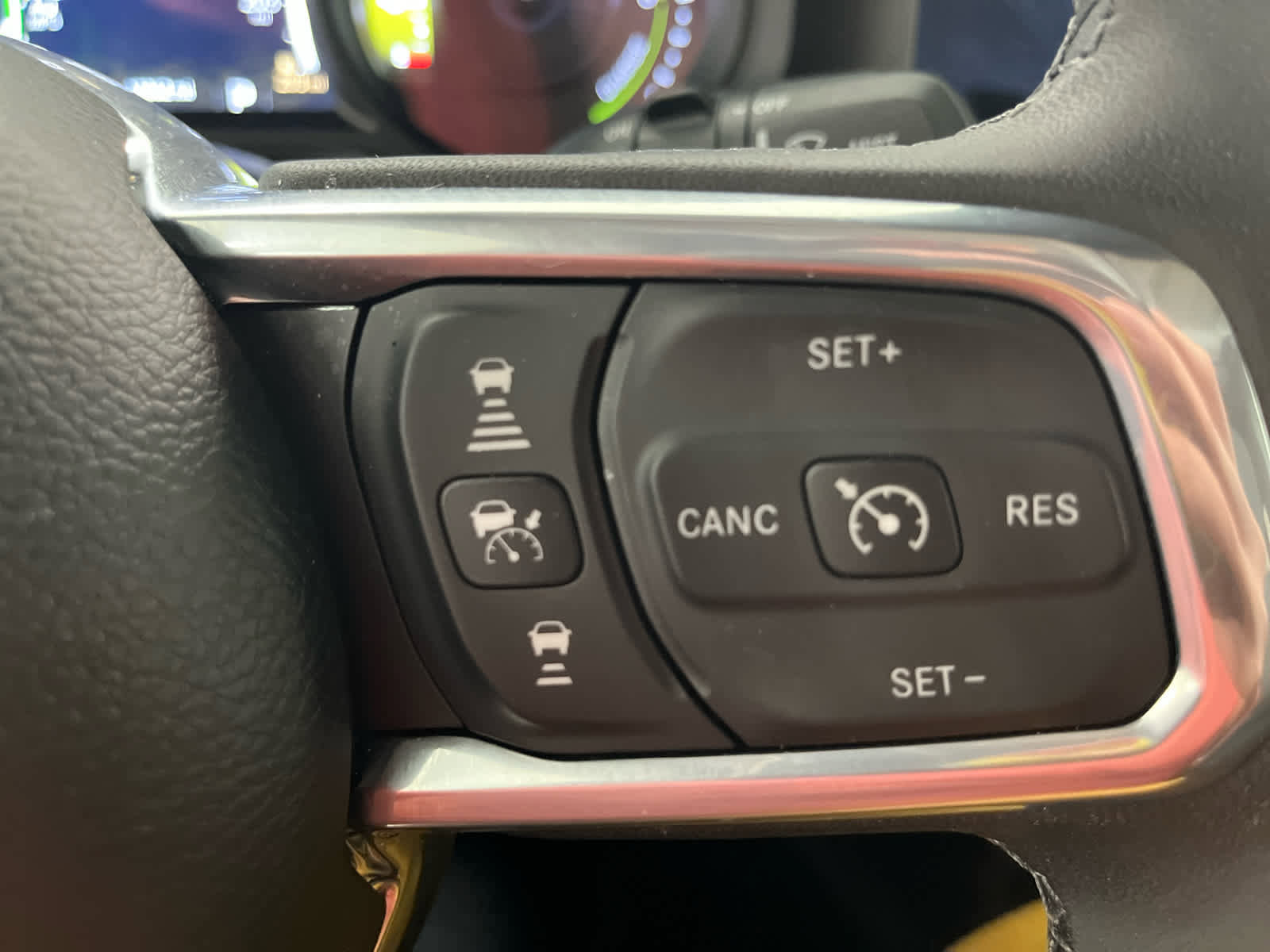 Used 2025 Jeep Wrangler Sahara image 19