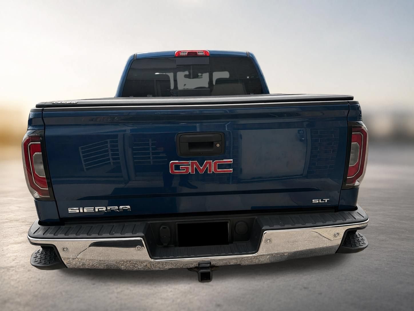Used 2016 GMC Sierra 1500 SLT w/ SLT Preferred Package AWD/4WD image 4