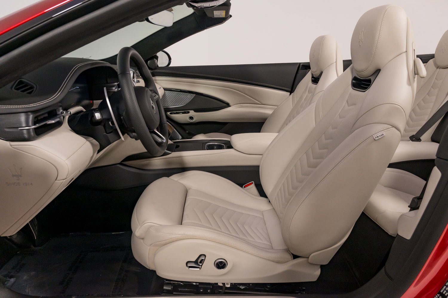 Used 2024 Maserati GranCabrio Trofeo image 23
