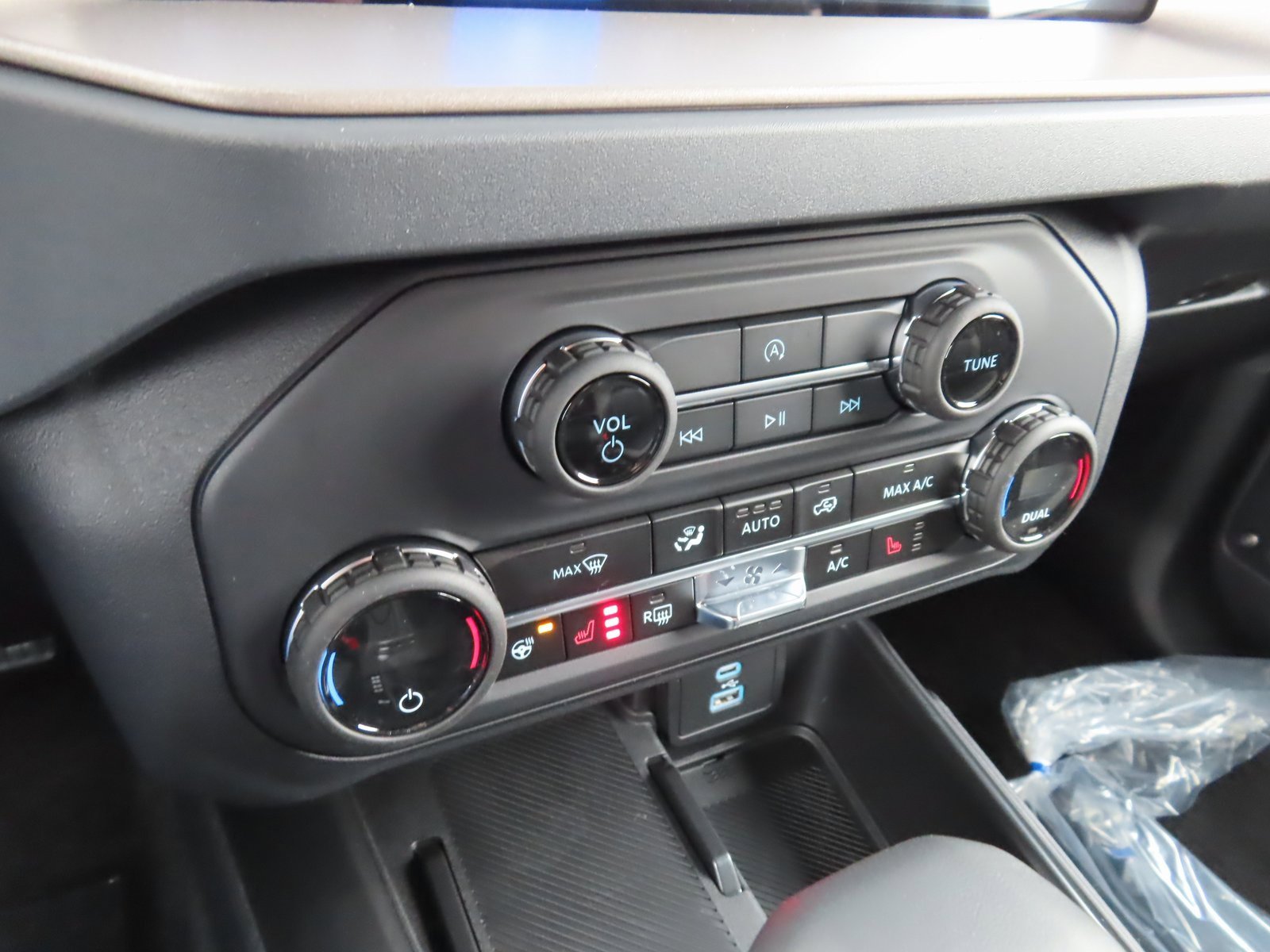 New 2025 Ford Bronco Outer Banks image 15