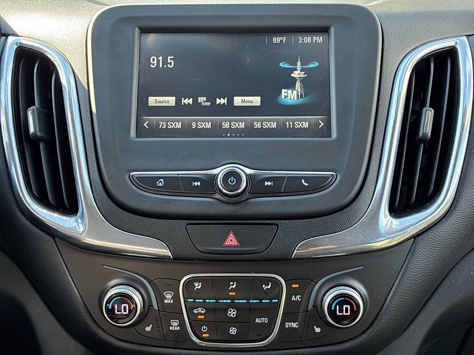 Used 2018 Chevrolet Equinox LT AWD/4WD image 12