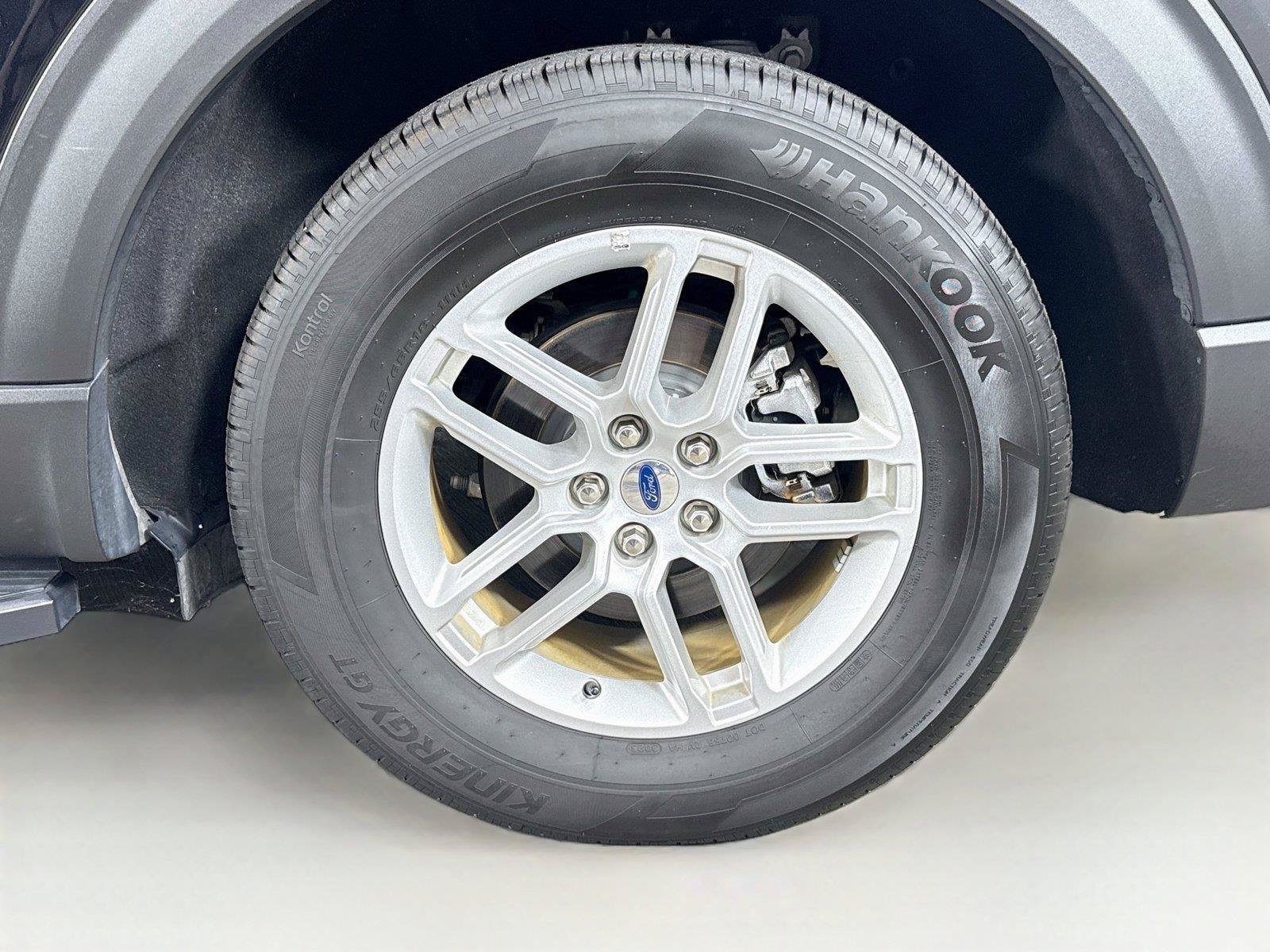 Used 2025 Ford Explorer Active RWD image 36