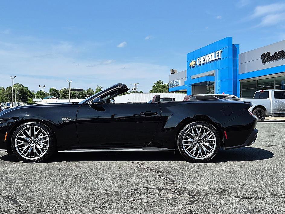 Used 2025 Ford Mustang GT Premium RWD image 38