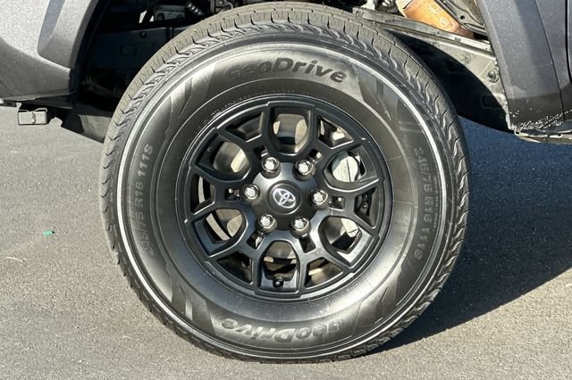 Certified 2022 Toyota Tacoma SR5 RWD image 29