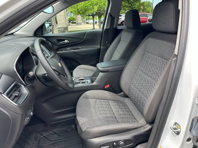 Used 2024 Chevrolet Equinox LT w/ LPO, Floor Liner Package FWD image 15