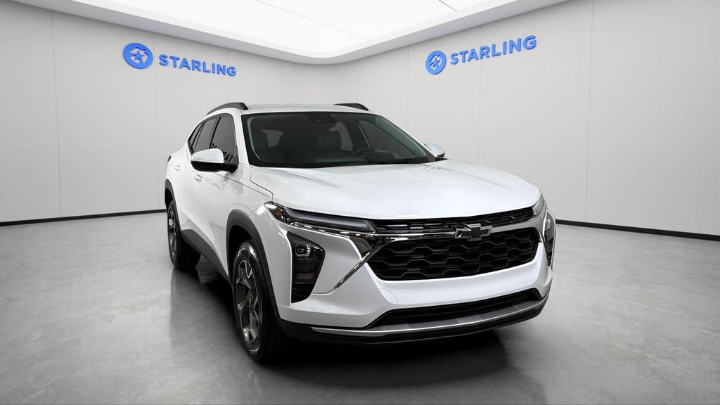 Certified 2025 Chevrolet Trax LT w/ Driver Confidence Package FWD image 15