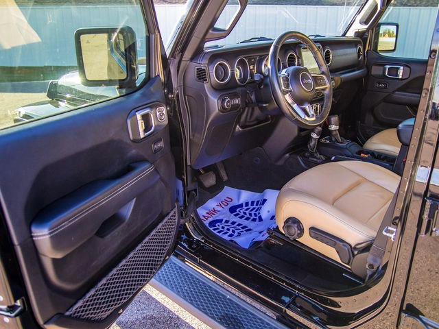 Used 2018 Jeep Wrangler Unlimited Sahara AWD/4WD image 29