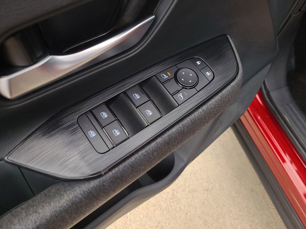 Certified 2025 Nissan Kicks SV FWD image 17