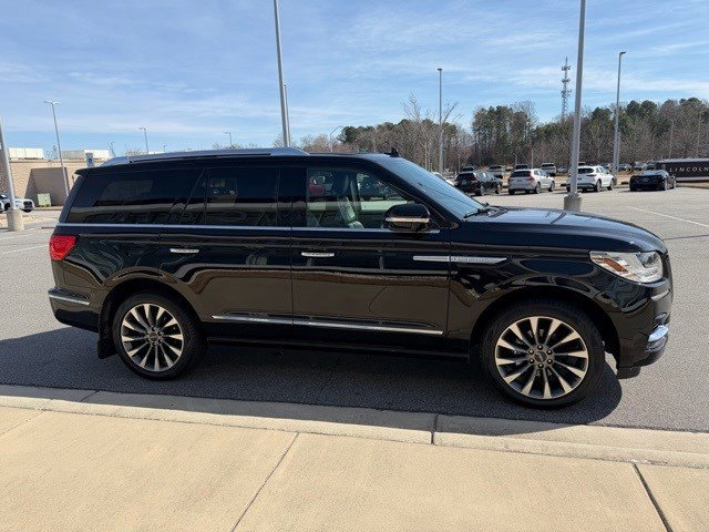 Certified 2019 Lincoln Navigator Select image 17