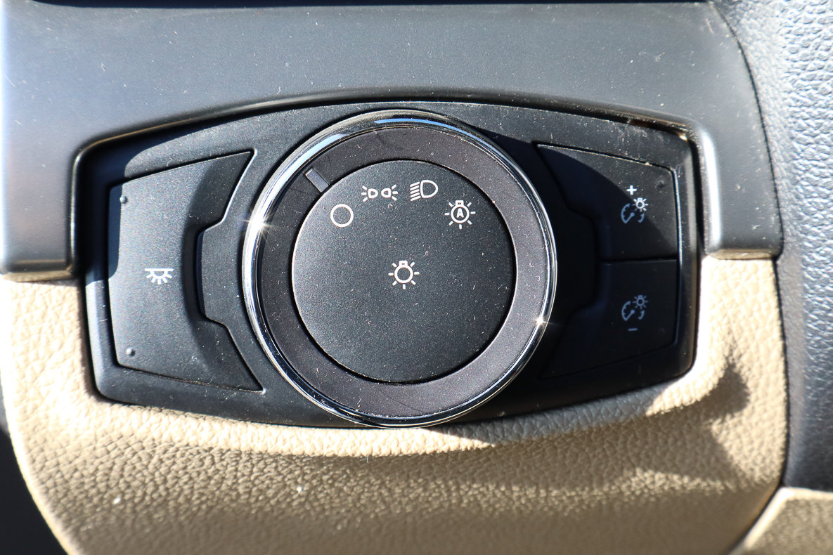 Used 2017 Ford Explorer FWD image 16