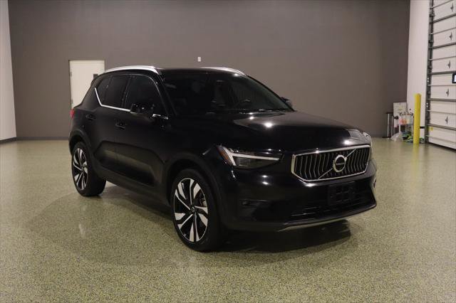 Used 2024 Volvo XC40 B5 Plus w/ Protection Package Premier AWD/4WD image 1