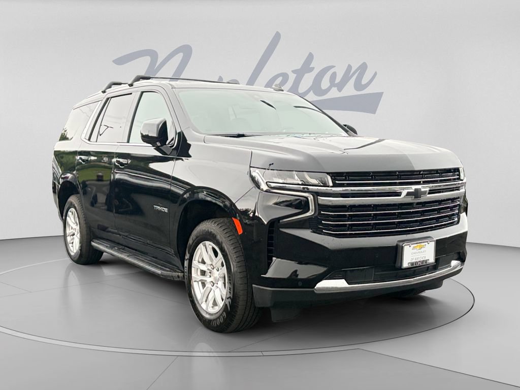 Used 2022 Chevrolet Tahoe LT w/ Luxury Package AWD/4WD image 3