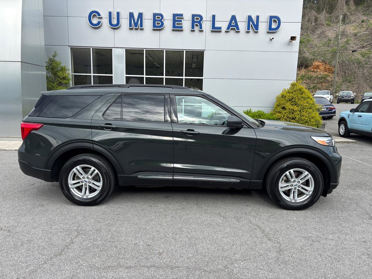 Used 2023 Ford Explorer XLT w/ Equipment Group 202A image 6