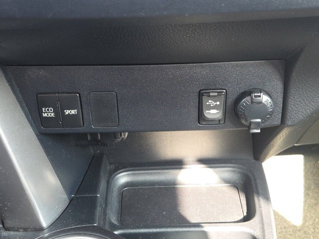 Used 2017 Toyota RAV4 LE w/ Carpet Mat Package FWD image 26